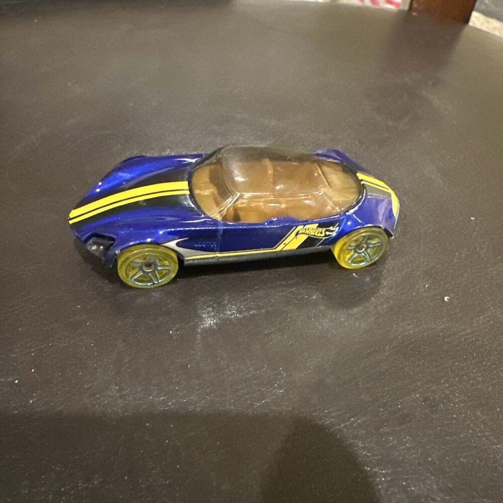 2019 HOT WHEELS AVANT GARDE BLUE 1:64 DIECAST 3" CAR WITH YELLOW & BLACK STRIPES